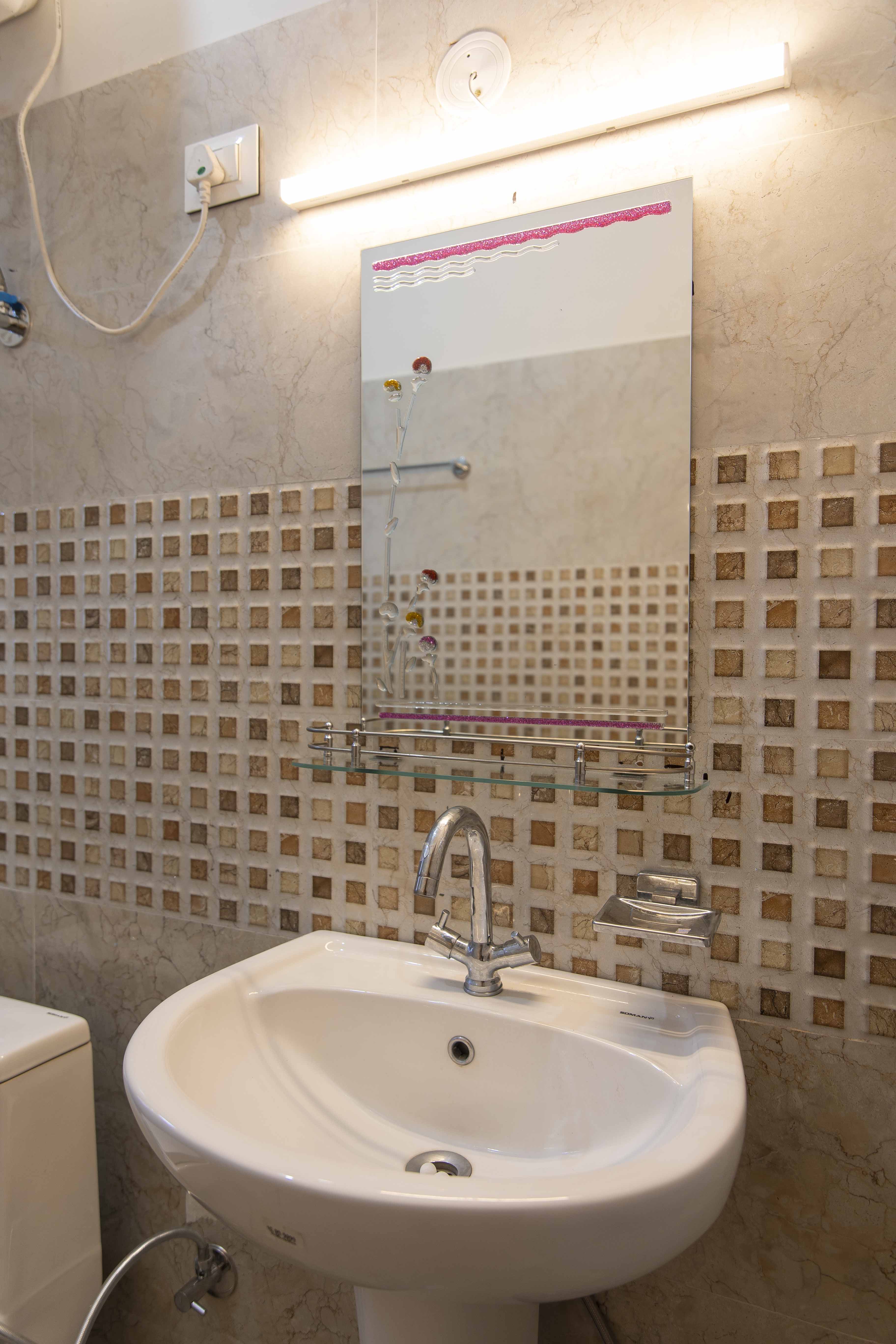 Wash basin and mirror